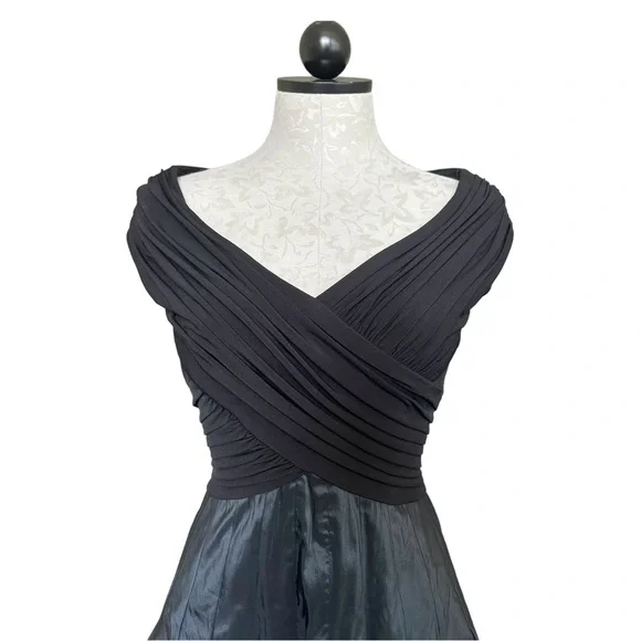 Tadashi Collection Cocktail Dress Black Fit & Flare Draped & lTrumpet Size 4 - Picture 7 of 15